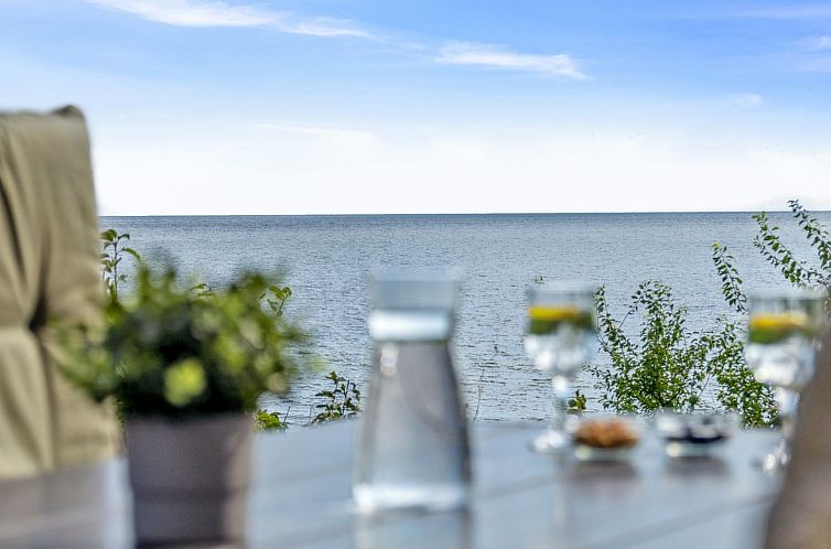 Vakantiehuis "Alfhild" - 30m from the sea