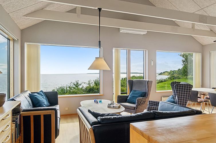 Vakantiehuis "Alfhild" - 30m from the sea