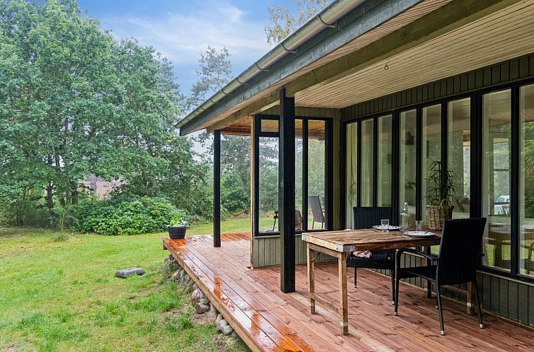 Vakantiehuis "Lavrans" - 1km from the sea