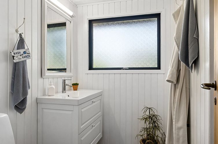 Vakantiehuis "Lavrans" - 1km from the sea