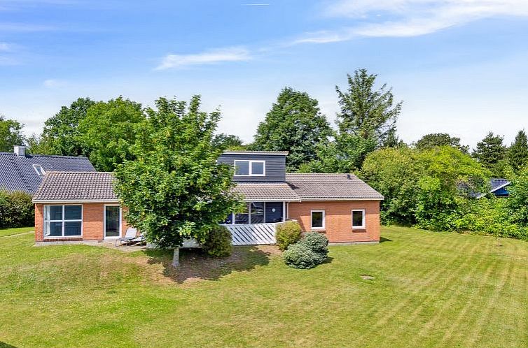 Vakantiehuis "Svenn" - 300m from the sea