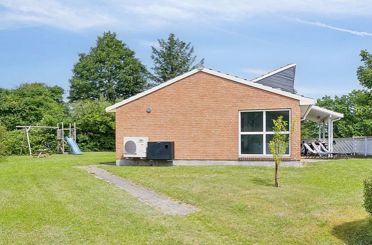 Vakantiehuis "Svenn" - 300m from the sea