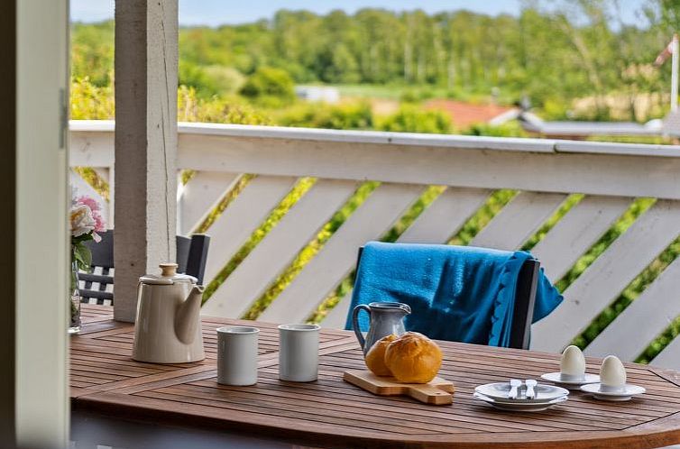 Vakantiehuis "Svenn" - 300m from the sea