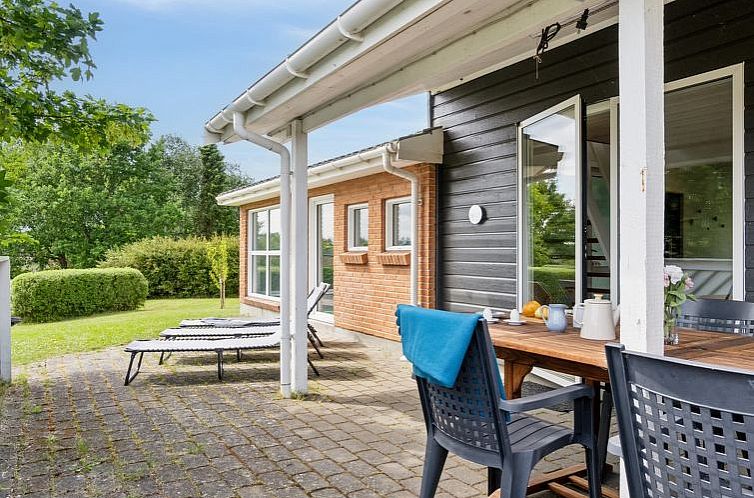 Vakantiehuis "Svenn" - 300m from the sea