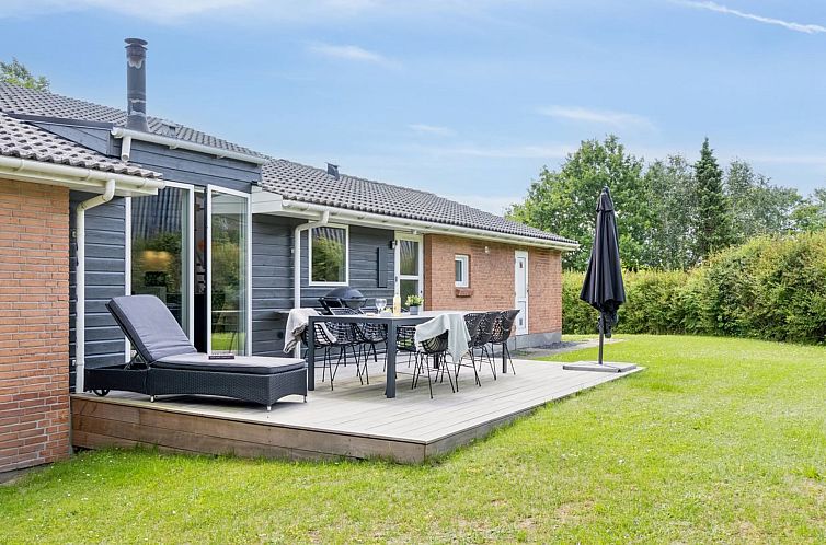 Vakantiehuis "Svenn" - 300m from the sea