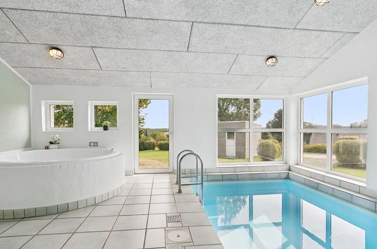 Vakantiehuis "Svenn" - 300m from the sea