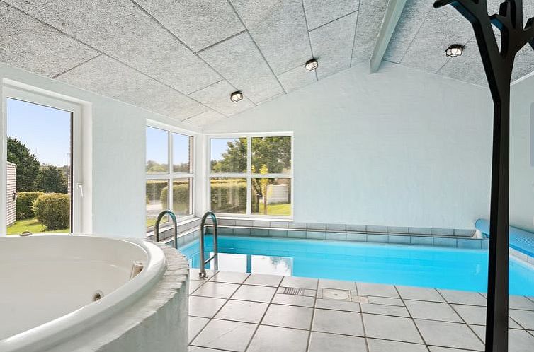 Vakantiehuis "Svenn" - 300m from the sea