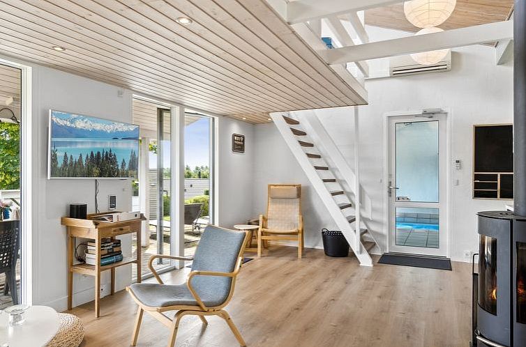 Vakantiehuis "Svenn" - 300m from the sea