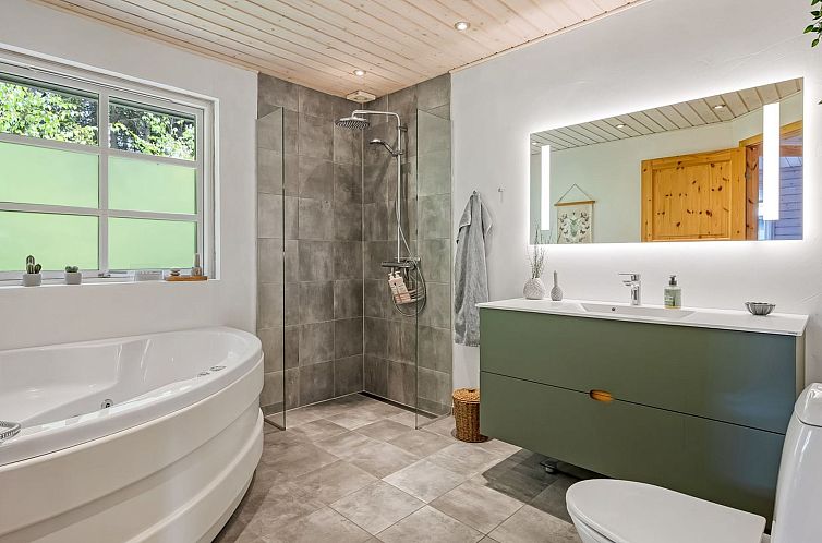 Vakantiehuis "Iorund" - 9km from the sea