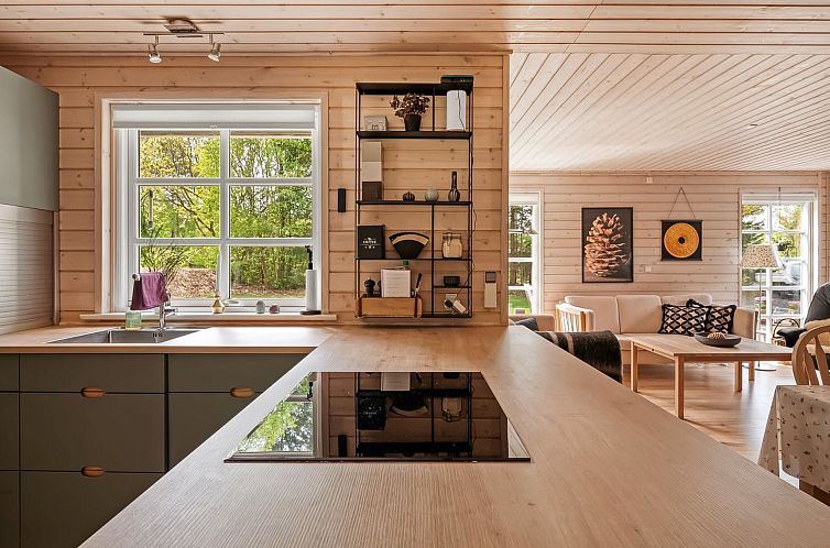 Vakantiehuis "Iorund" - 9km from the sea