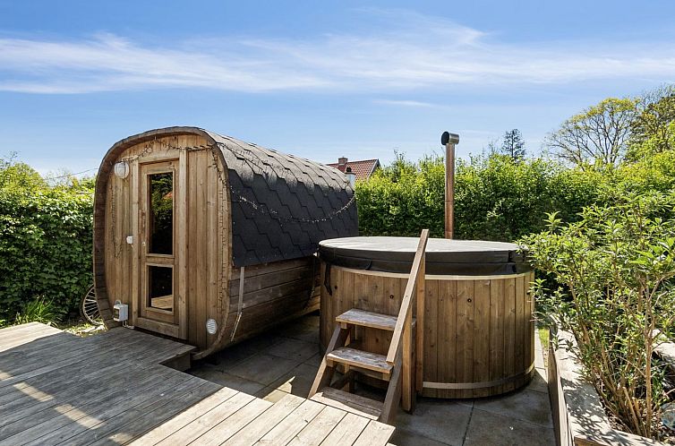 Vakantiehuis "Asta" - 1km from the sea