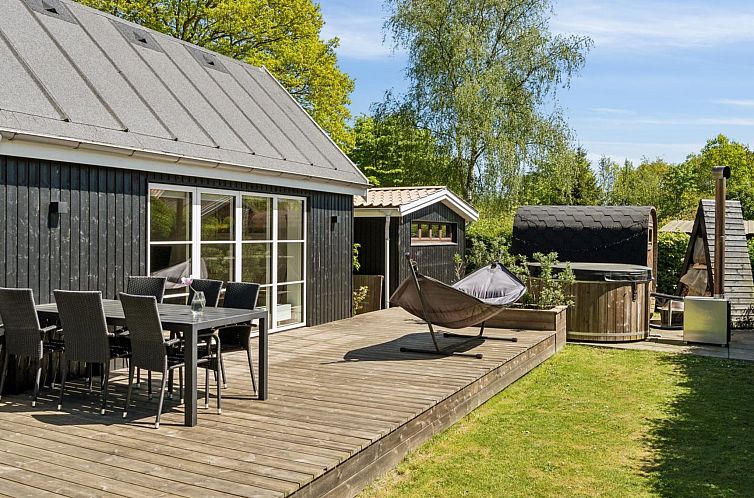 Vakantiehuis "Asta" - 1km from the sea