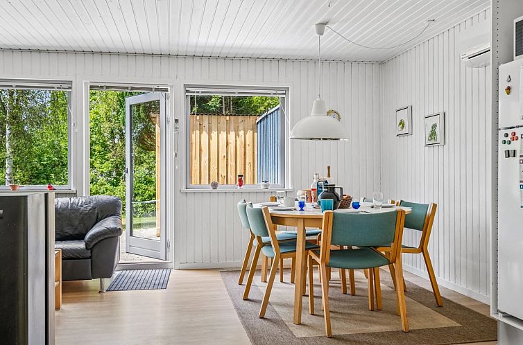 Vakantiehuis "Mani" - 1.1km from the sea