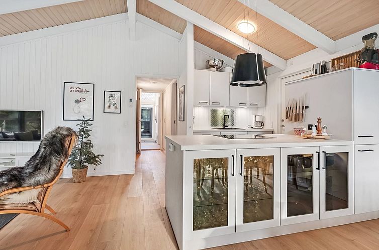 Vakantiehuis "Ljupka" - 800m from the sea