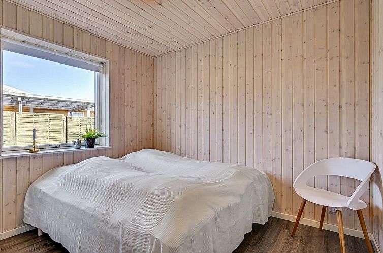 Vakantiehuis "Ylvi" - 250m from the sea