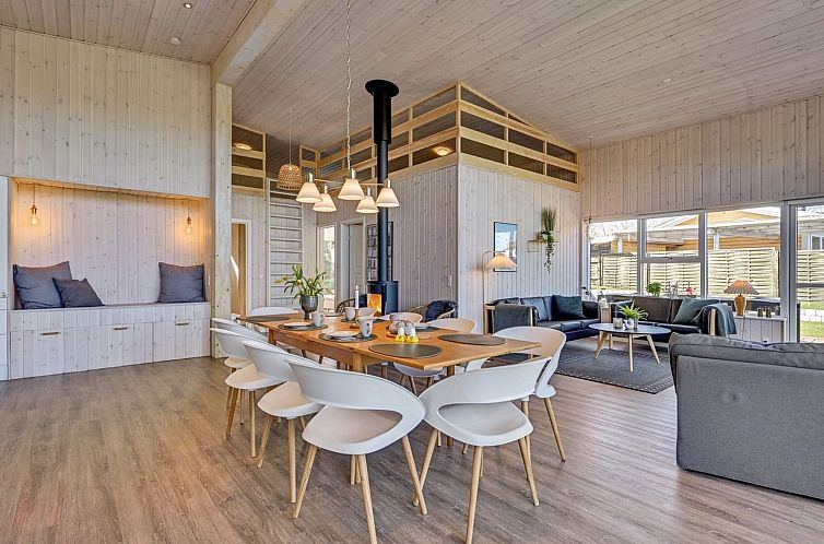 Vakantiehuis "Ylvi" - 250m from the sea