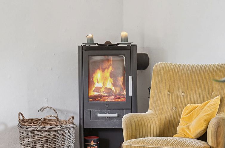 Vakantiehuis "Marjanne" - 800m from the sea