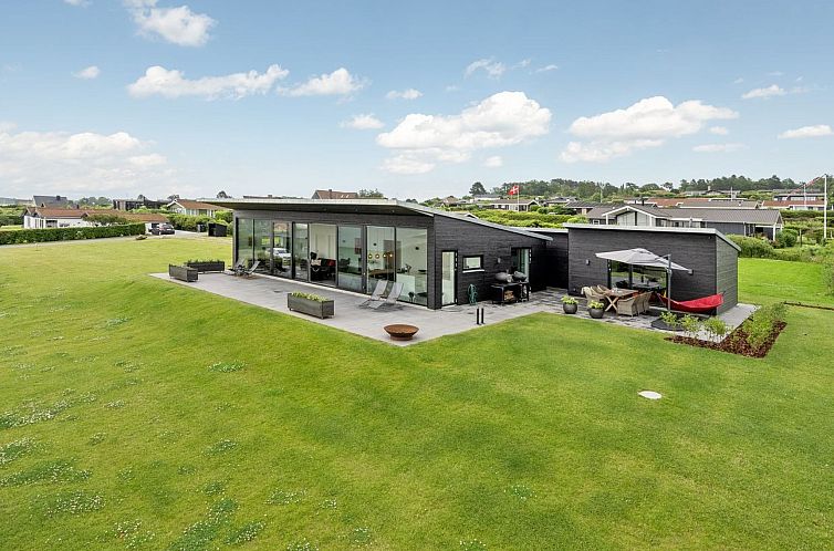 Vakantiehuis "Alyna" - 200m from the sea