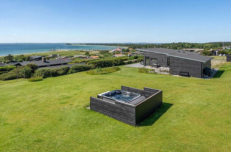 Vakantiehuis "Alyna" - 200m from the sea