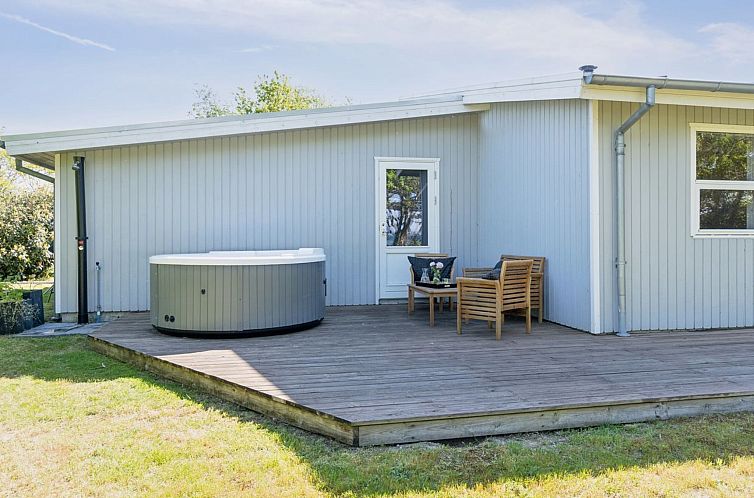 Vakantiehuis "Myriam" - 50m from the sea