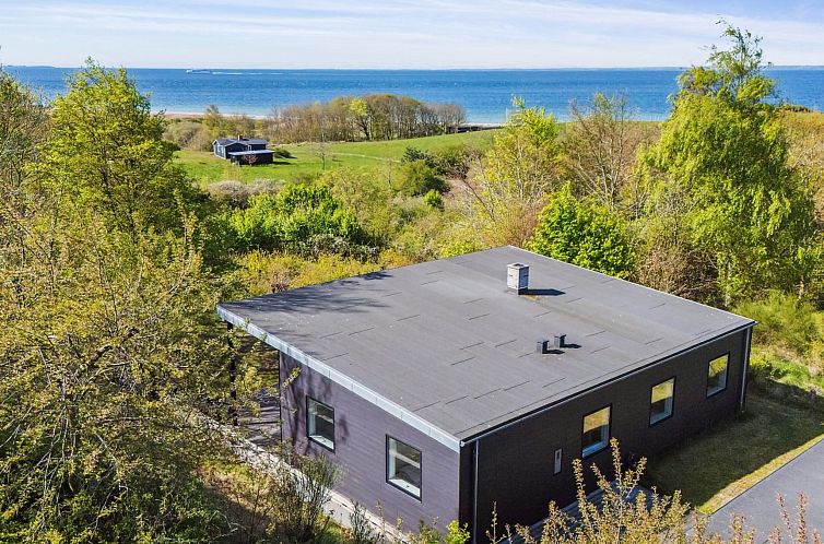 Vakantiehuis "Irek" - 500m from the sea