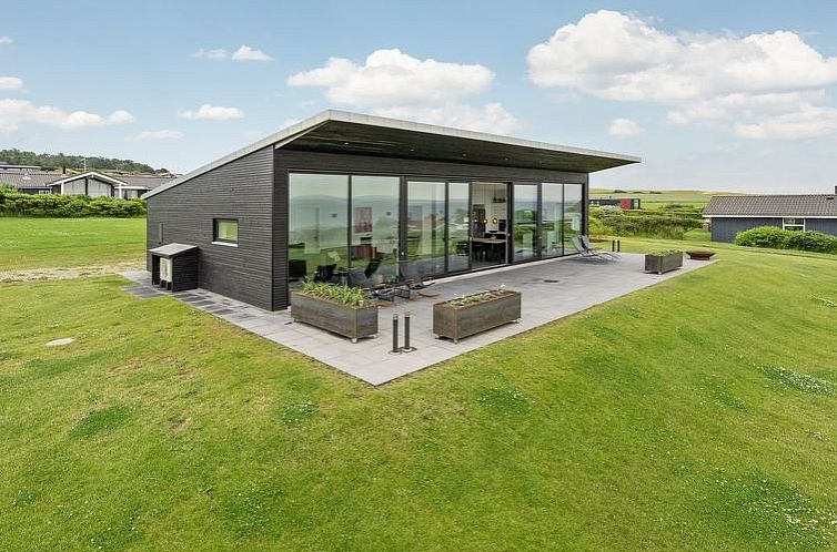 Vakantiehuis "Alyna" - 200m from the sea