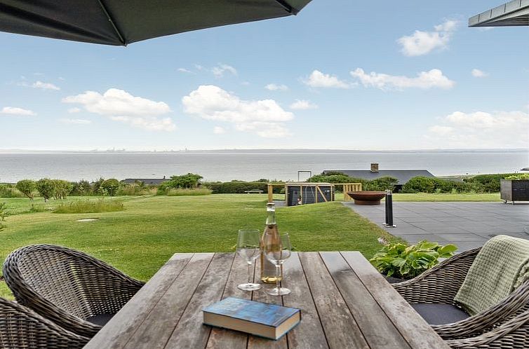 Vakantiehuis "Alyna" - 200m from the sea