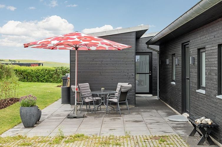 Vakantiehuis "Alyna" - 200m from the sea