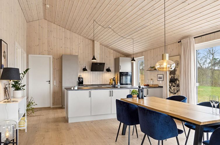 Vakantiehuis "Ferdine" - 1.5km from the sea