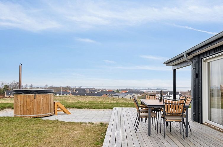 Vakantiehuis "Ferdine" - 1.5km from the sea