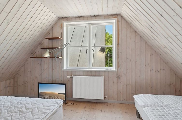 Vakantiehuis "Guthbrand" - 800m from the sea