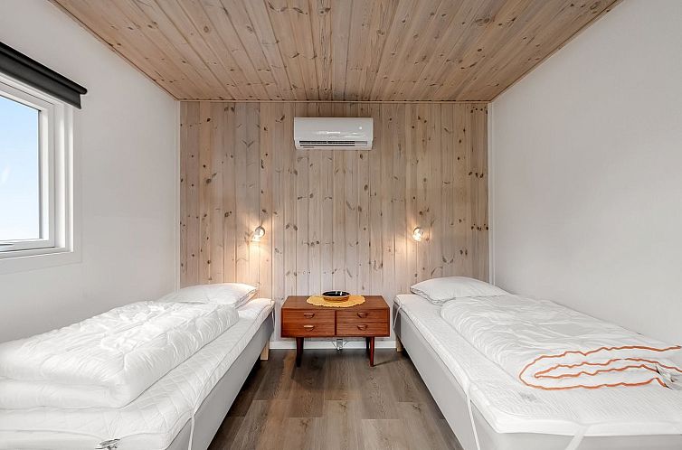 Vakantiehuis "Ayo" - 200m from the sea