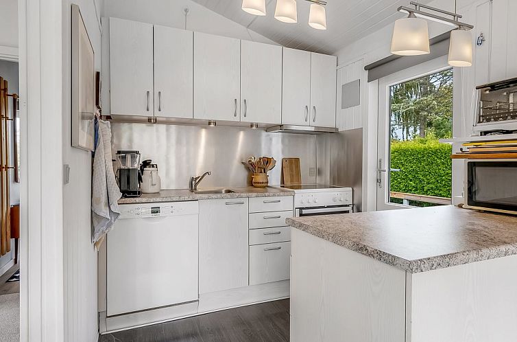 Vakantiehuis "Ayo" - 200m from the sea