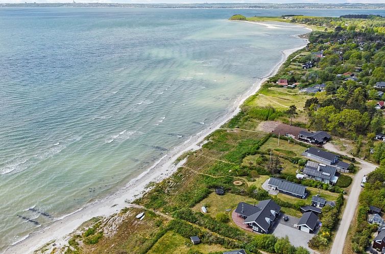 Vakantiehuis "Elspeth" - 25m from the sea