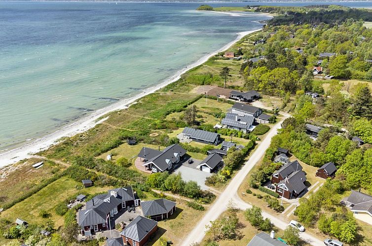 Vakantiehuis "Elspeth" - 25m from the sea