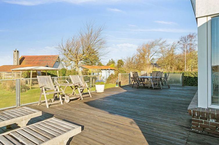 Vakantiehuis "Dzavid" - 10m from the sea