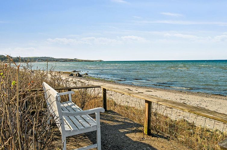 Vakantiehuis "Dzavid" - 10m from the sea