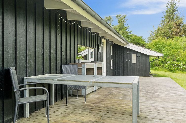 Vakantiehuis "Arntraud" - 250m from the sea