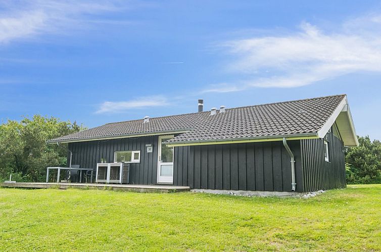 Vakantiehuis "Arntraud" - 250m from the sea