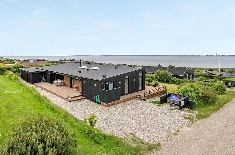 Vakantiehuis "Mahilo" - 300m from the sea