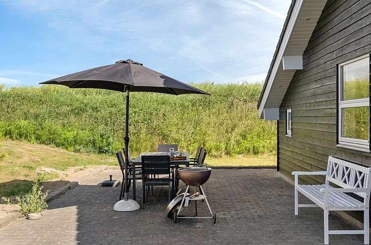 Vakantiehuis "Bitha" - 400m from the sea