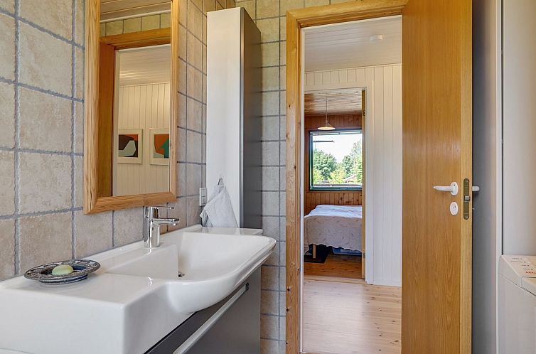 Vakantiehuis "Eva" - 1.5km to the fjord