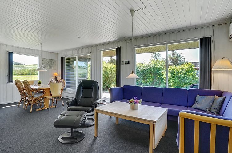 Vakantiehuis "Eva" - 1.5km to the fjord