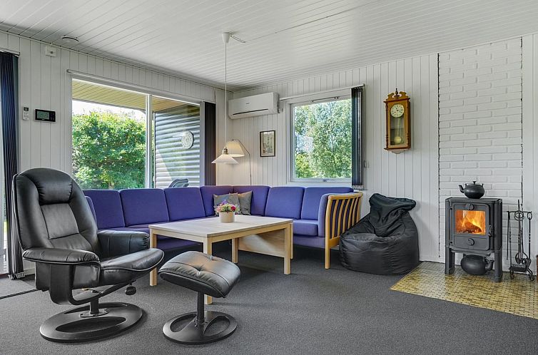 Vakantiehuis "Eva" - 1.5km to the fjord