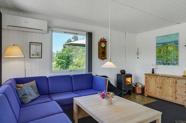 Vakantiehuis "Eva" - 1.5km to the fjord