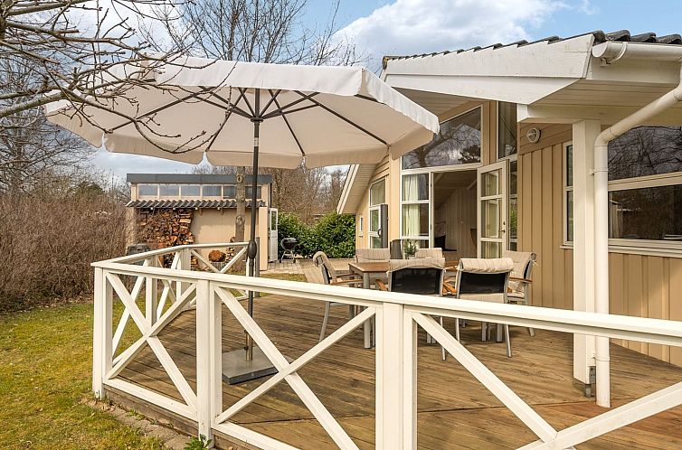 Vakantiehuis "Dorthie" - 1.7km from the sea