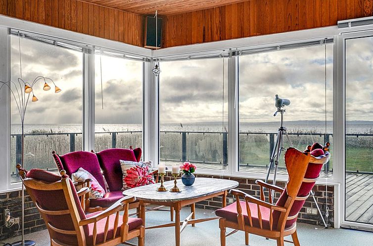 Vakantiehuis "Dzavid" - 10m from the sea