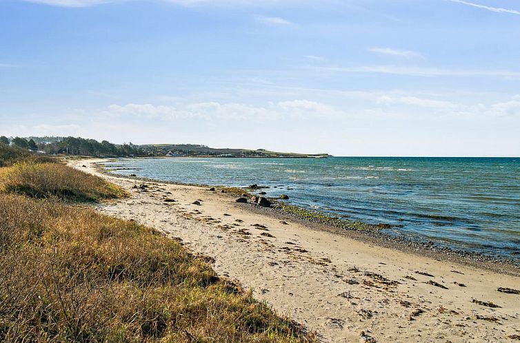 Vakantiehuis "Dzavid" - 10m from the sea