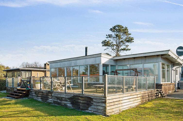 Vakantiehuis "Dzavid" - 10m from the sea