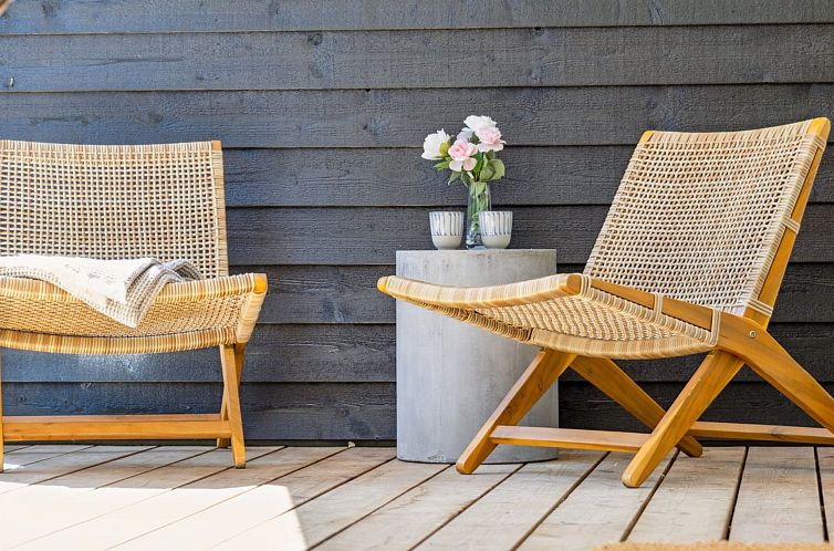 Vakantiehuis "Lonneke" - 450m from the sea